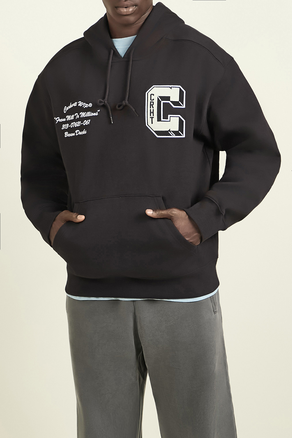 תמונת דוגמן קידמית של סווטשירט קפוצ'ון CARHARTT WIP