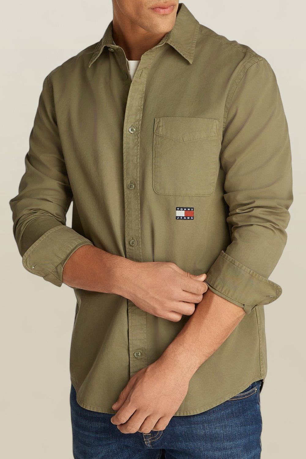 תמונת דוגמן קידמית של חולצה מכופתרת TOMMY HILFIGER