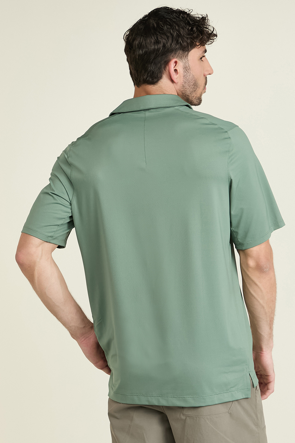 תמונת דוגמן אחורית של Golf Performance Short Sleeve Polo LULULEMON