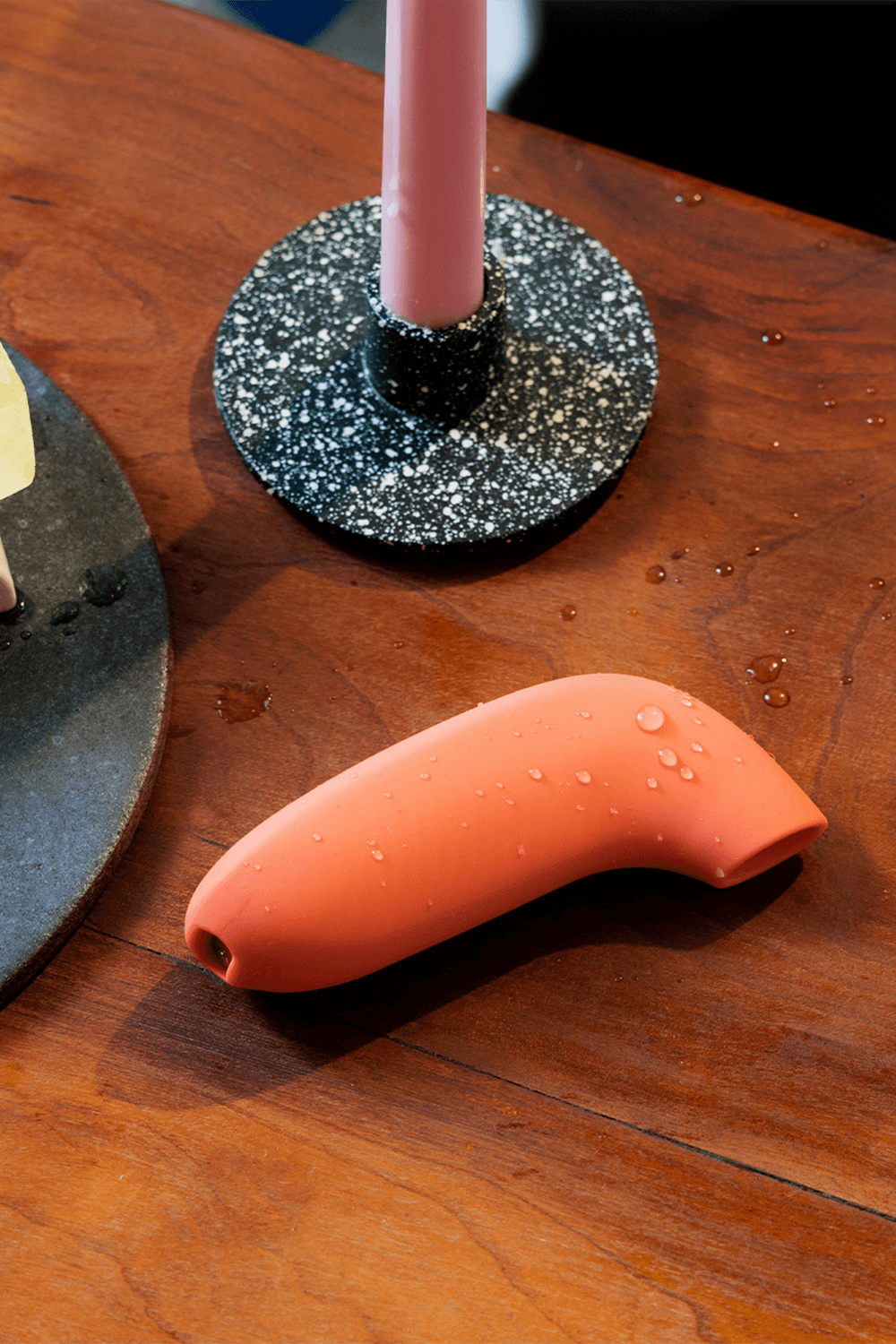 תמונת תקריב של Aer Suction Toy DAME