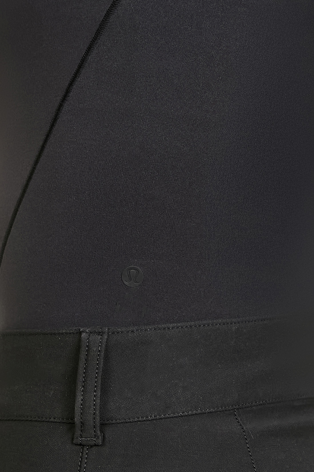 תמונת תקריב דוגמן של Nulu Square-Neck Long-Sleeve Bodysuit LULULEMON