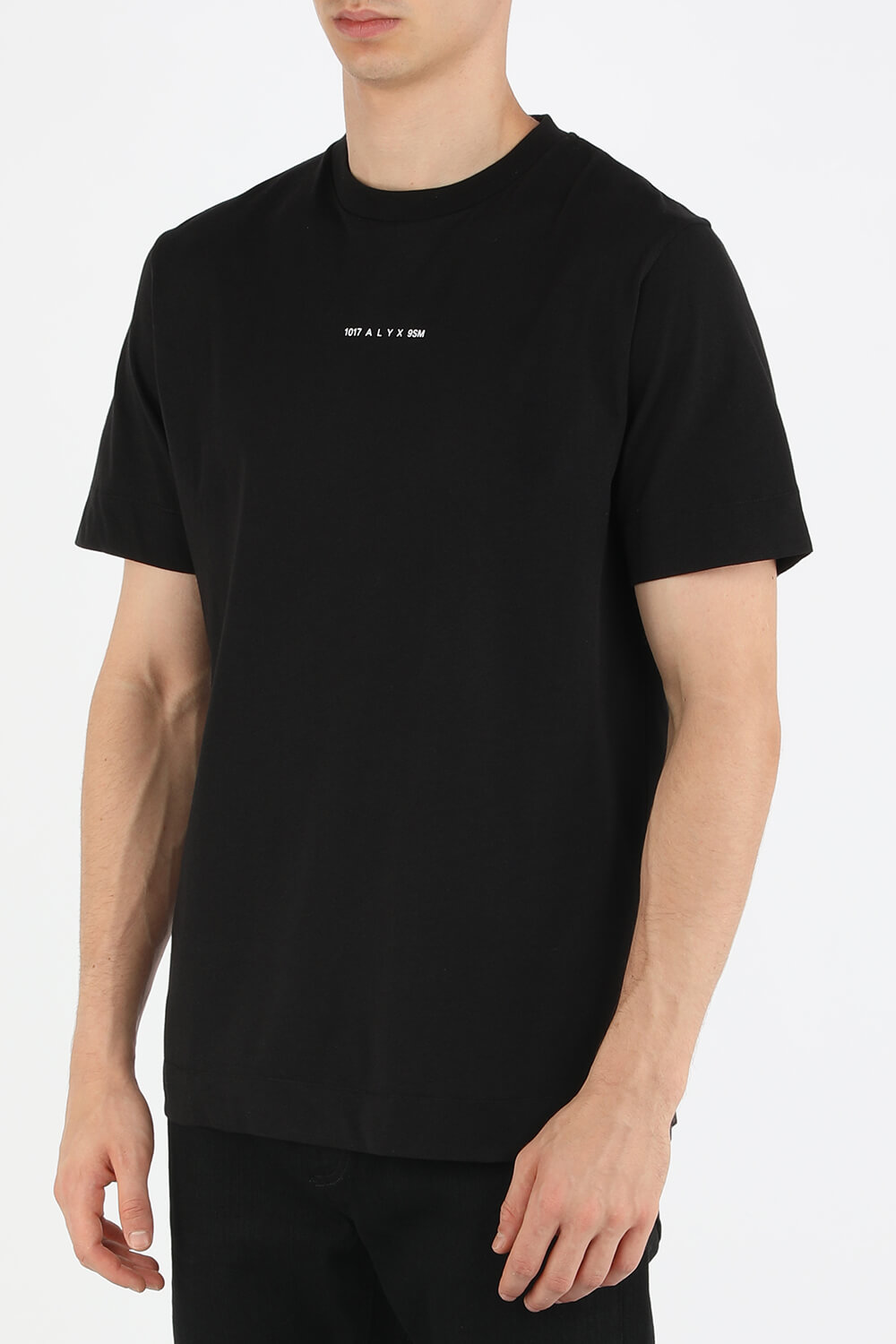תמונת דוגמן קידמית של Back Graphic T-Shirt in Black