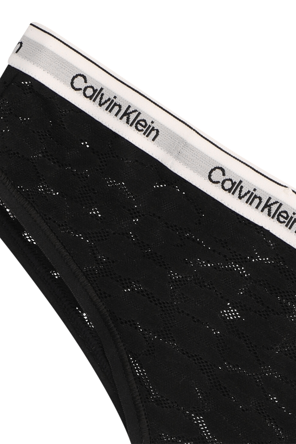 תמונת תקריב של תחתונים ברזילאיים CALVIN KLEIN