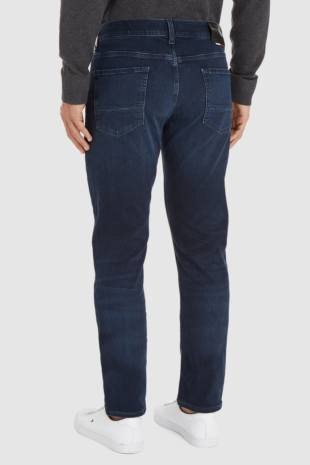 תמונת דוגמן אחורית של מכנסי ג'ינס סלים TOMMY HILFIGER