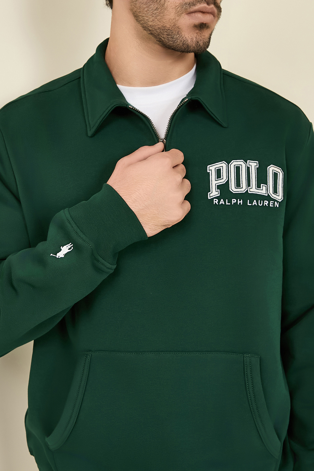תמונת תקריב דוגמן של סווטשירט פולו POLO RALPH LAUREN