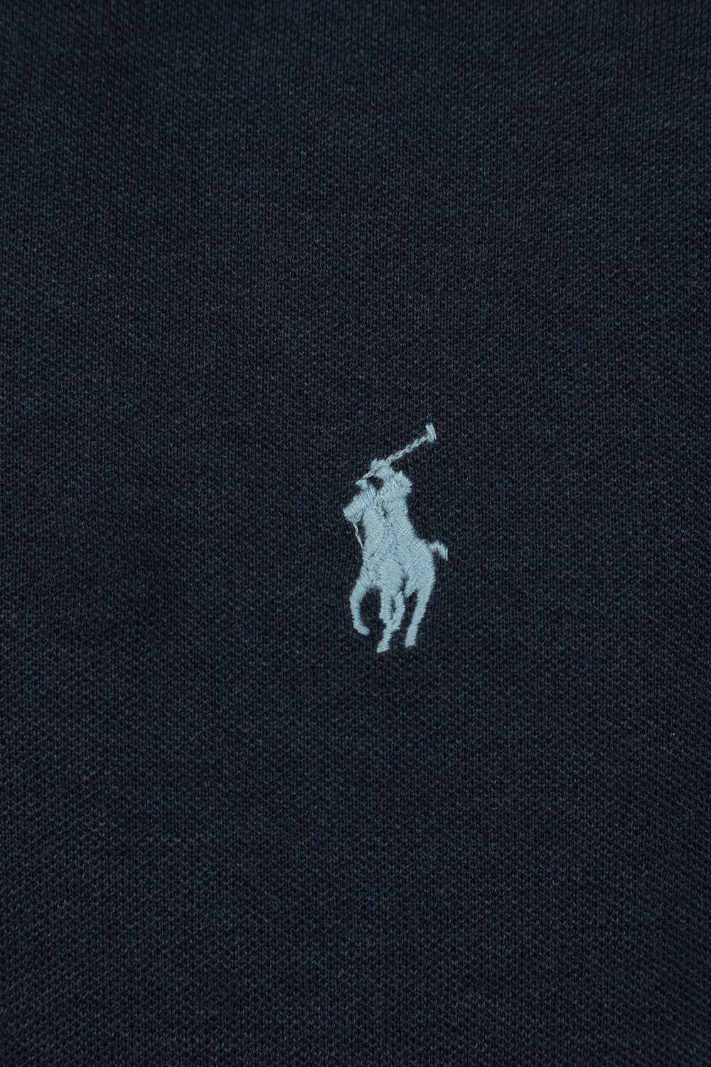 תמונה אחורית של חולצת פולו עם לוגו רקום POLO RALPH LAUREN