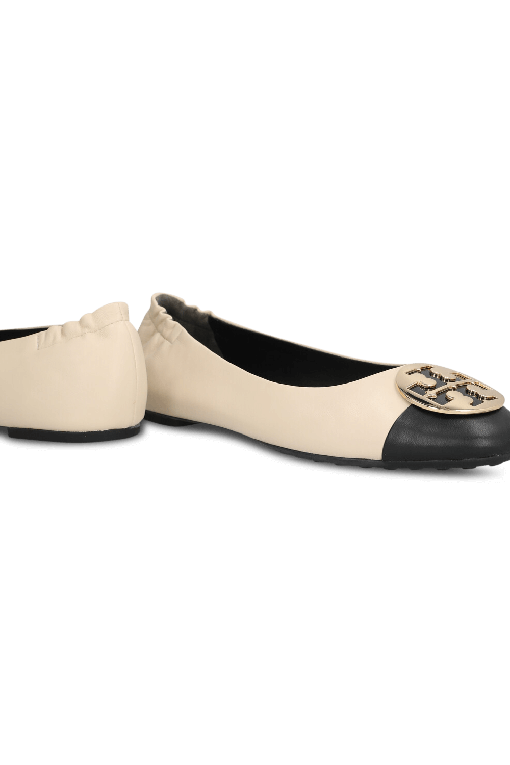 תמונת תקריב של נעלי בלרינה TORY BURCH