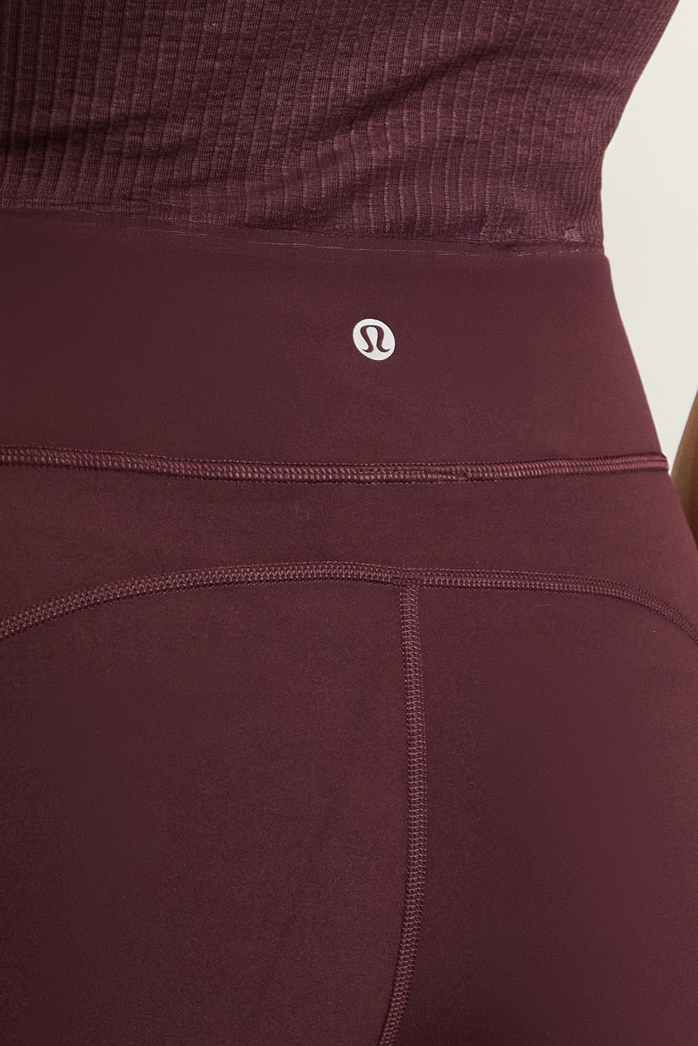 תמונת תקריב דוגמן של Groove Super-High-Rise Nulu™ Flared Pant *Regular LULULEMON