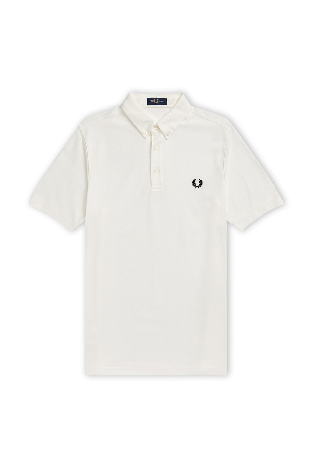 תמונה קידמית של חולצת פולו לבנה עם לוגו רקום FRED PERRY