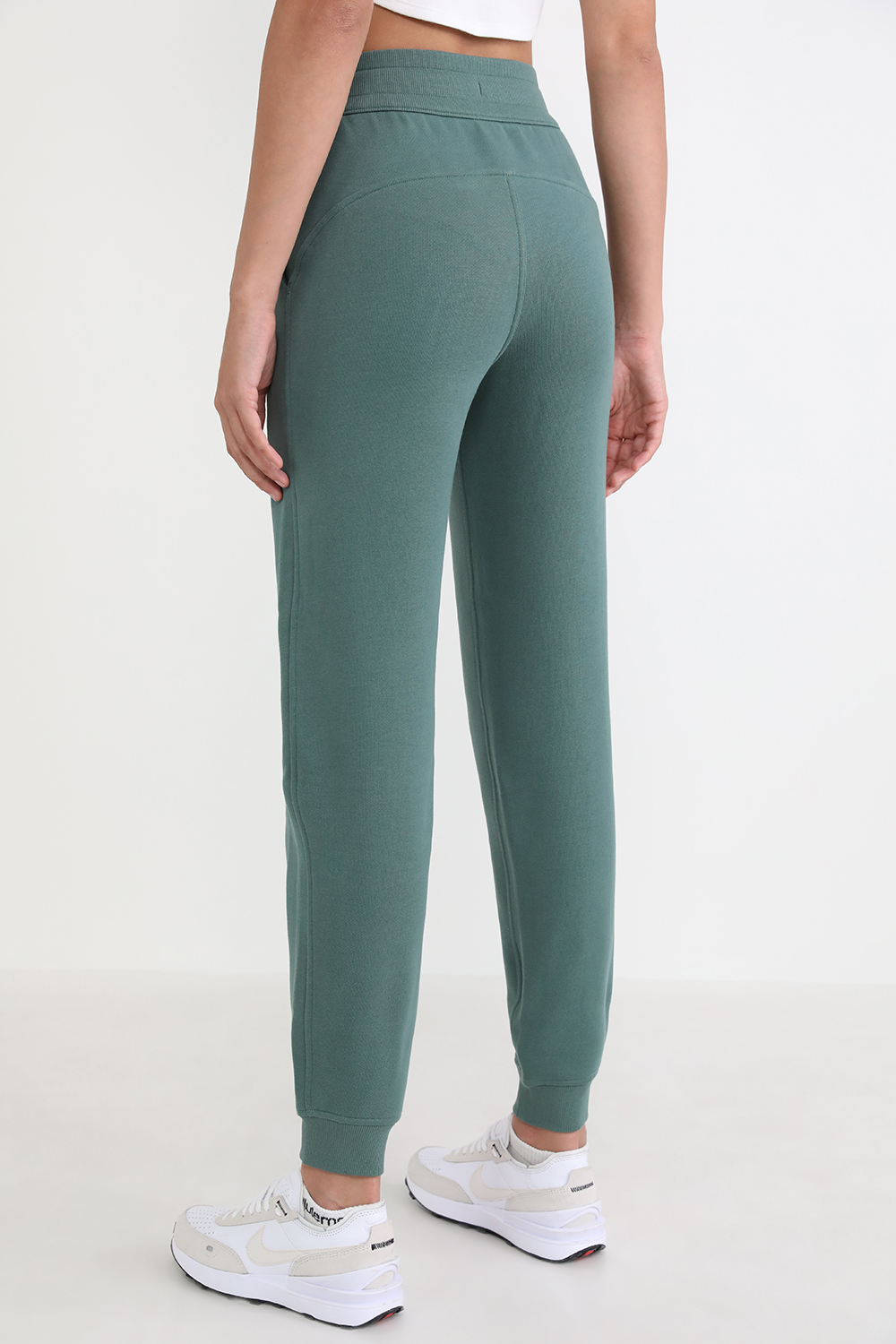 תמונת דוגמן אחורית של Scuba Hr Jogger