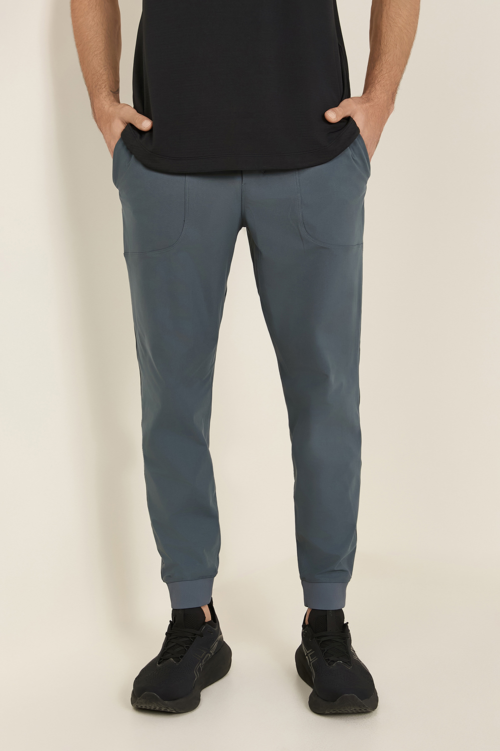 תמונת דוגמן קידמית של ABC Jogger LULULEMON