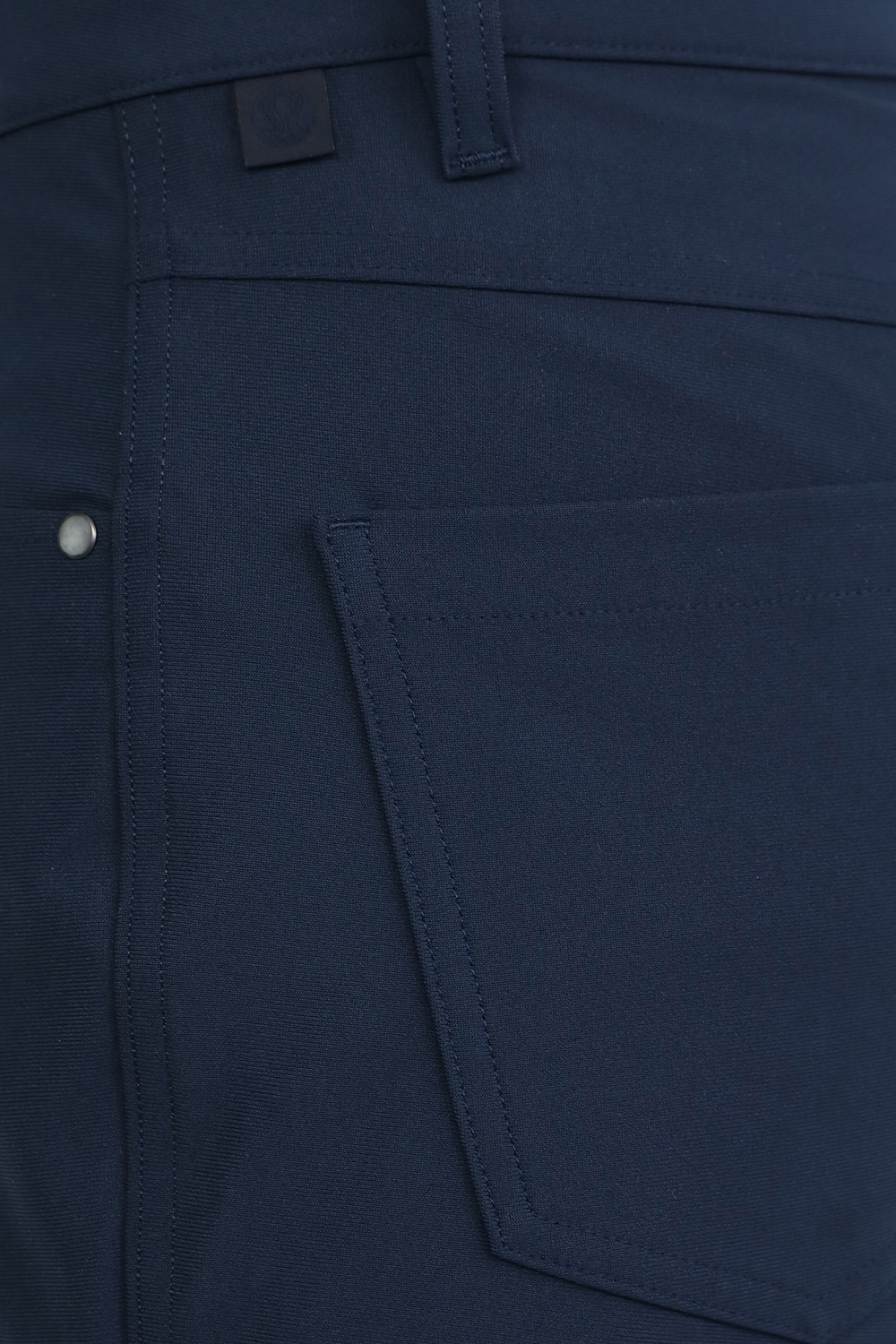 תמונת תקריב דוגמן של ABC Pant Classic 32 LULULEMON