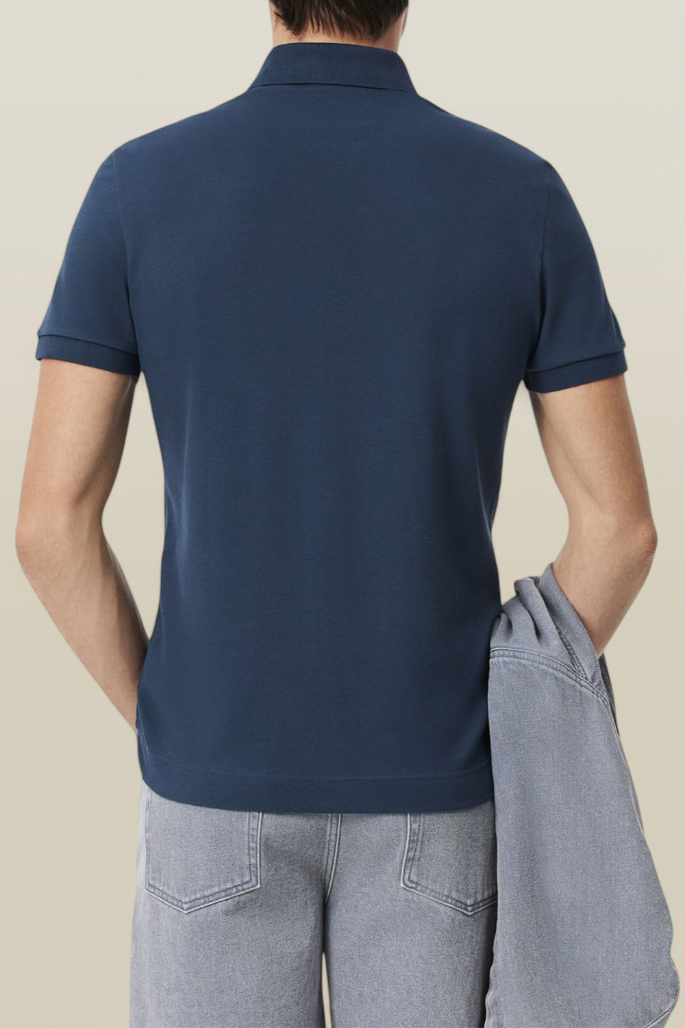 תמונת דוגמן אחורית של חולצת פולו LACOSTE