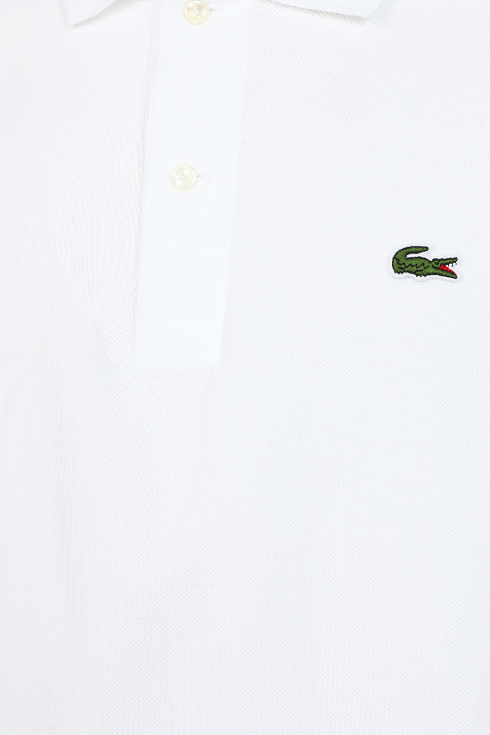 תמונה אחורית של חולצת פולו עם לוגו רקום LACOSTE