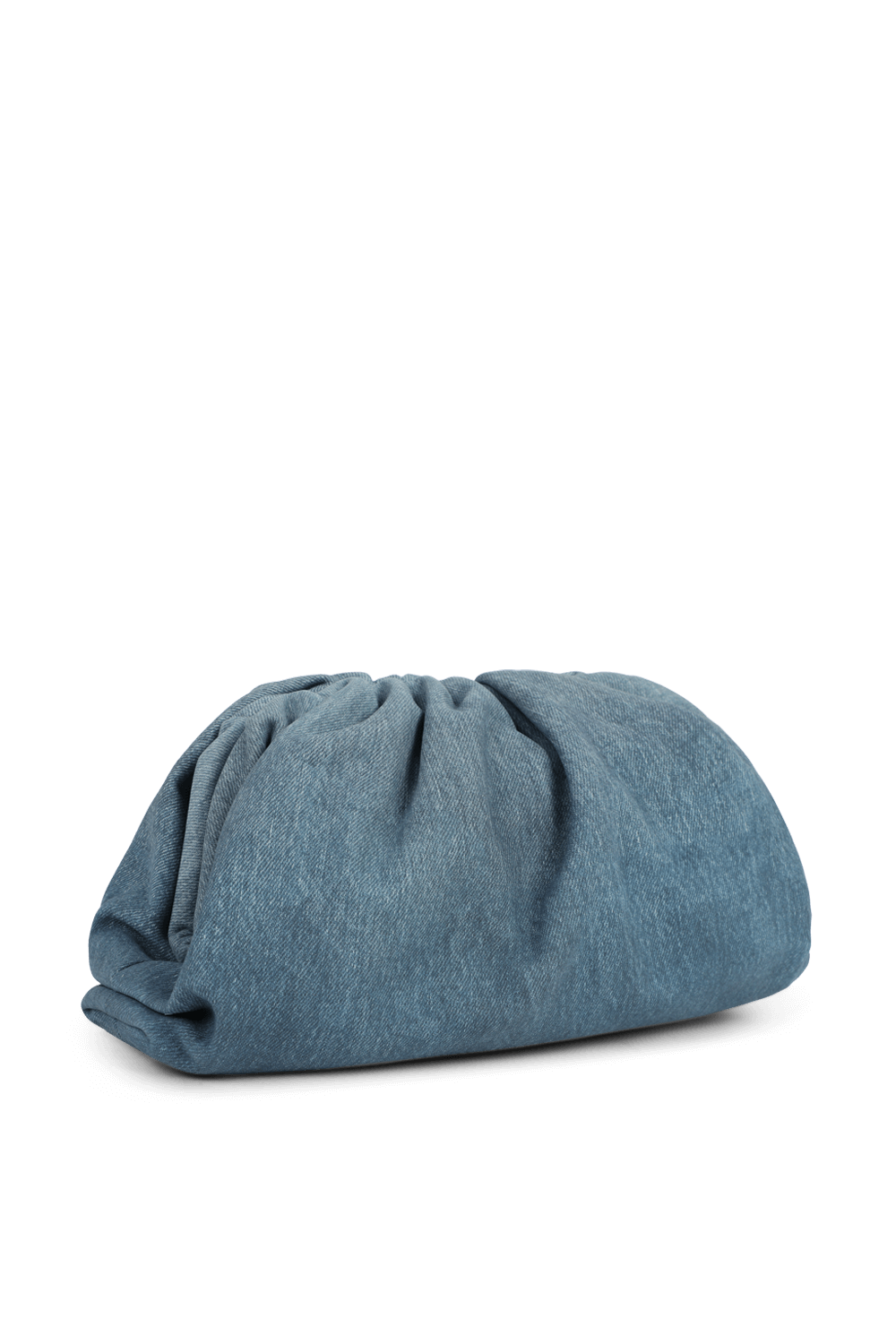 תמונה אחורית של תיק טין פאוץ' מכותנת דנים BOTTEGA VENETA