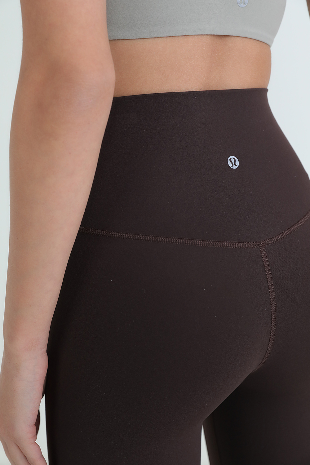 תמונת תקריב דוגמן של Align HR Pant 25" Leggings