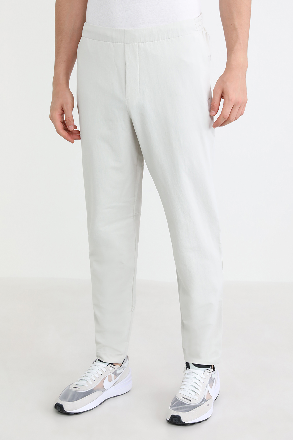 תמונת דוגמן קידמית של New Venture Trouser Pique