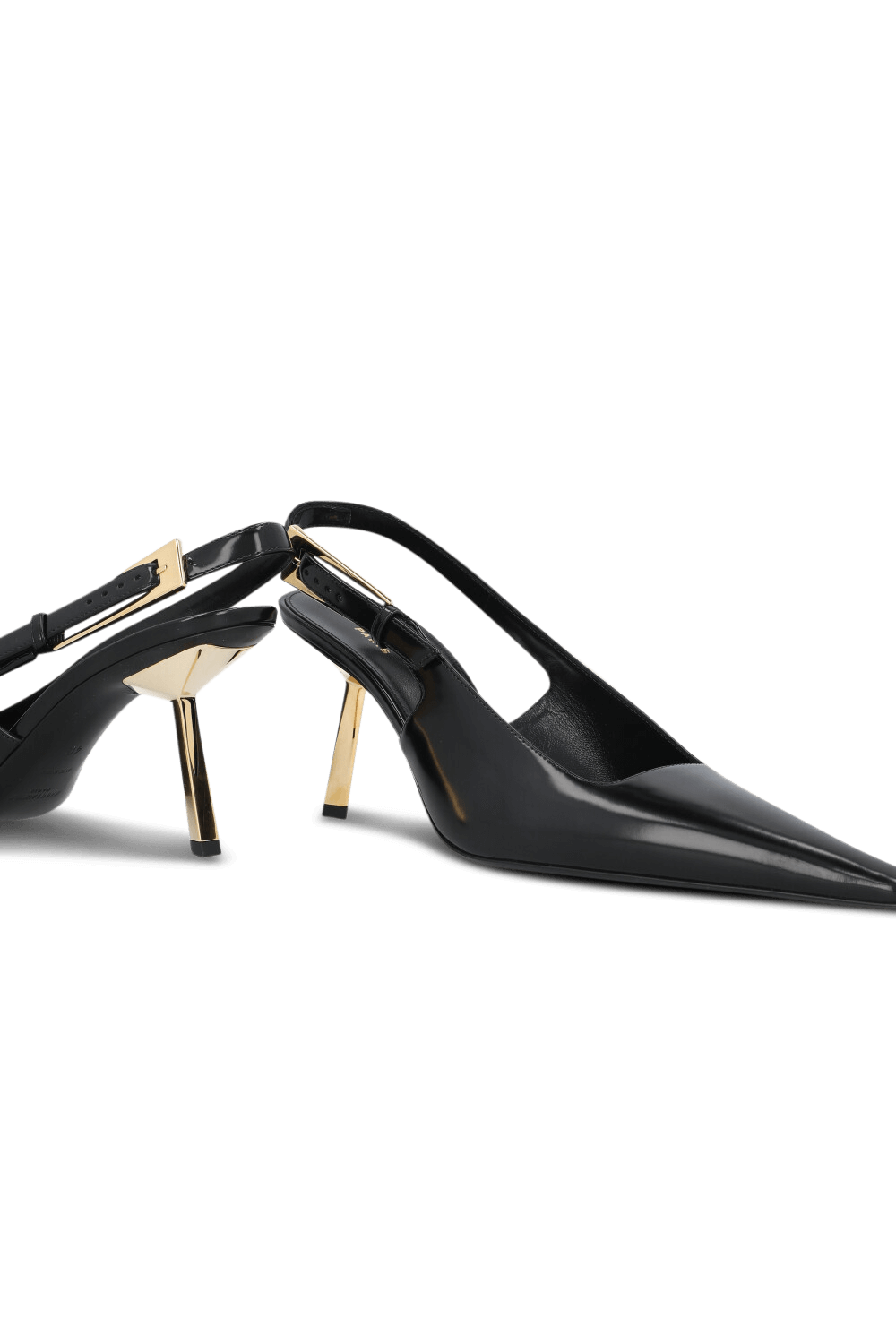 תמונת תקריב של נעלי עקב סלינג בק SAINT LAURENT
