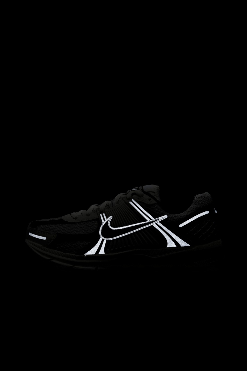 נעלי סניקרס זום וומרו 5 NIKE