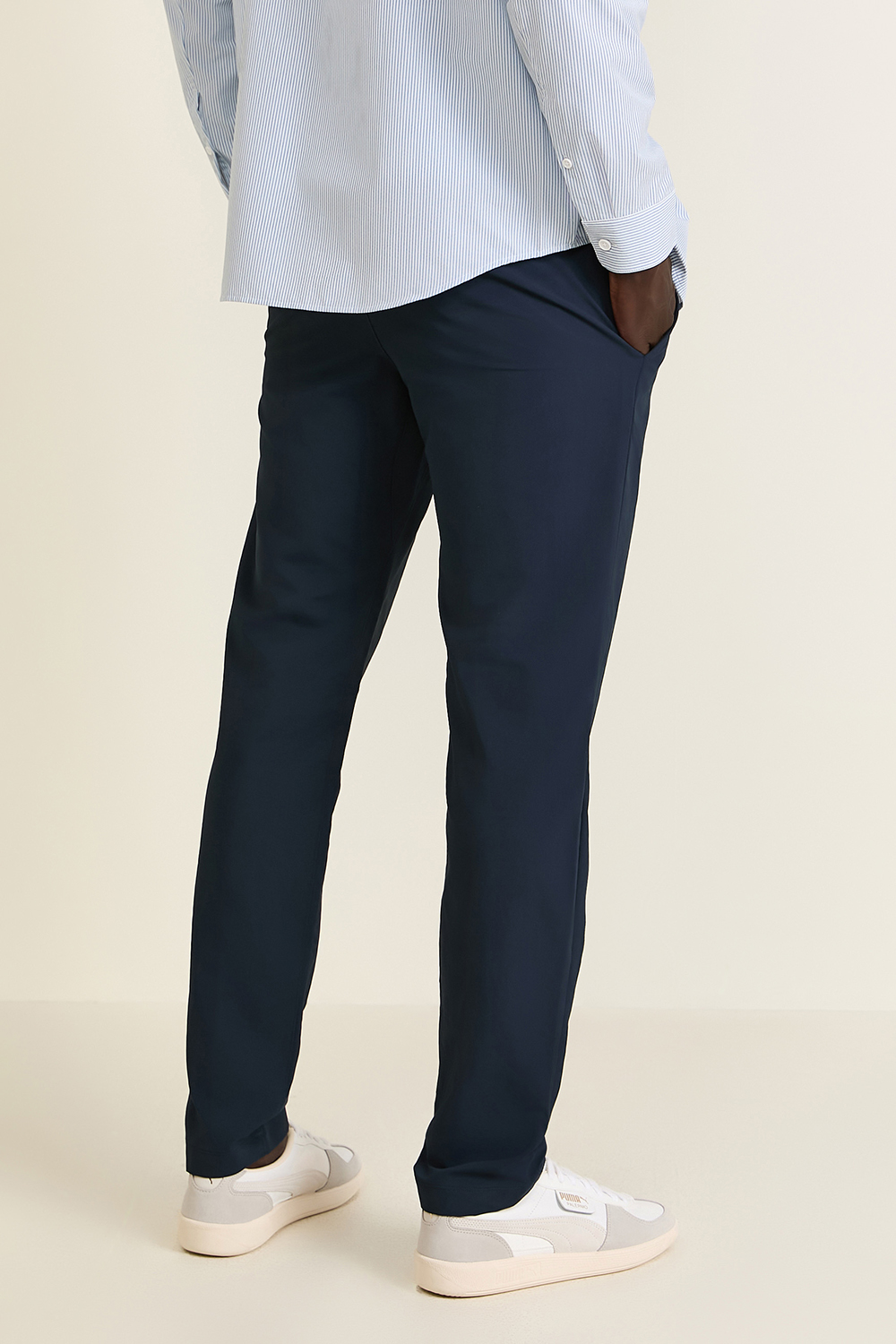 תמונת דוגמן אחורית של New Venture Trouser Pique LULULEMON