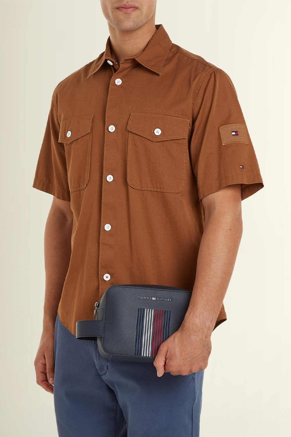 תמונת דוגמן קידמית של תיק נסיעה TOMMY HILFIGER