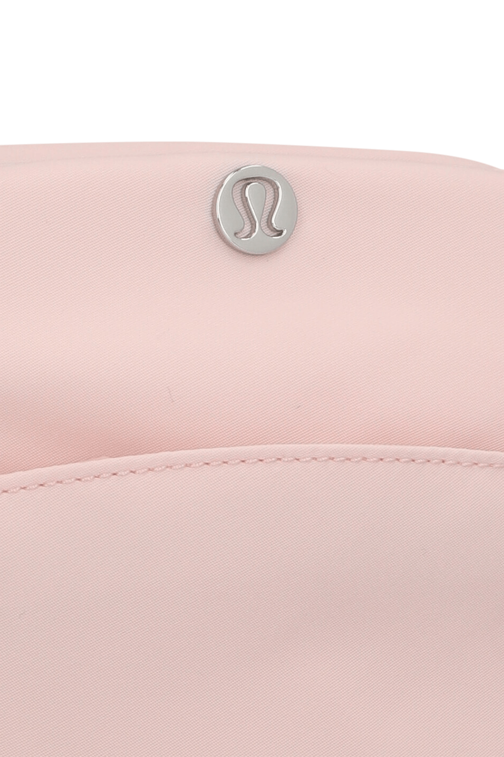 תמונת תקריב של City Essentials Pouch Mini LULULEMON