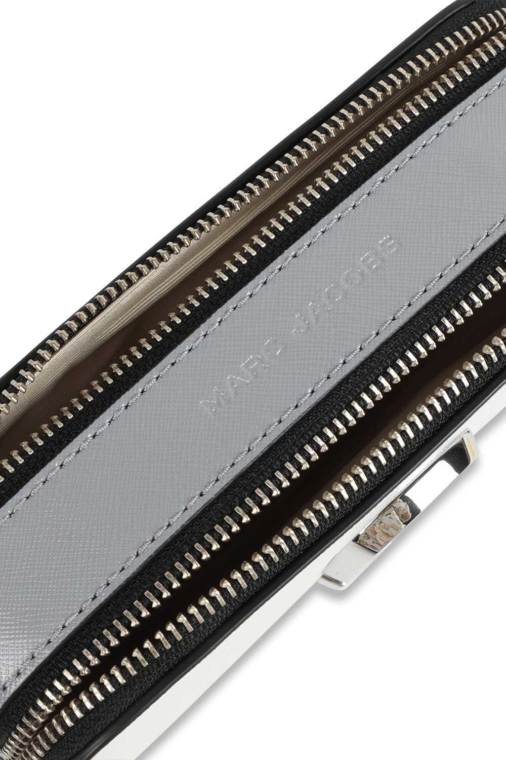 תמונת פנים של תיק סנפשוט MARC JACOBS