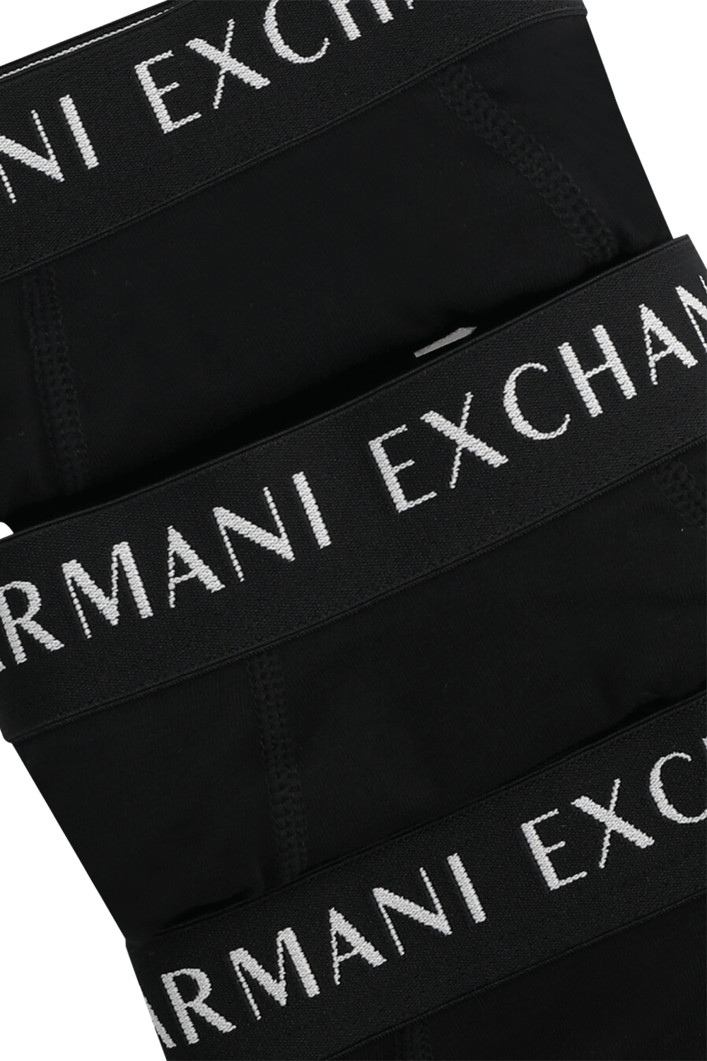 תמונת תקריב של מארז שלישיית תחתוני בוקסר ARMANI EXCHANGE