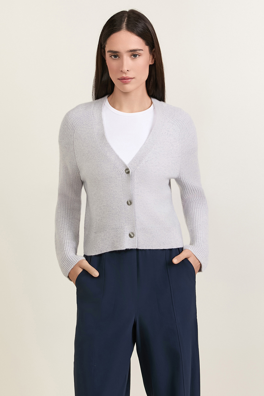 תמונת דוגמן קידמית של Cashmere Slim-Fit Cardigan LULULEMON