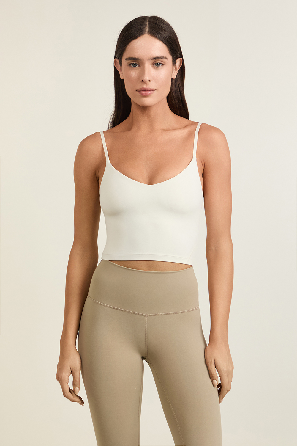 תמונת דוגמן קידמית של Align™ Cami Cropped Tank Top A/B LULULEMON