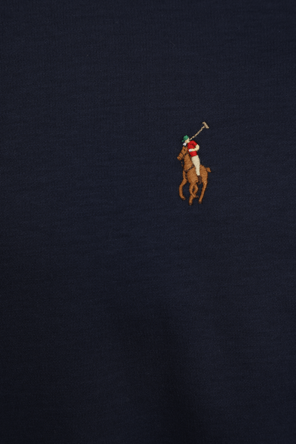 תמונה אחורית של חולצת טי עם לוגו רקום POLO RALPH LAUREN