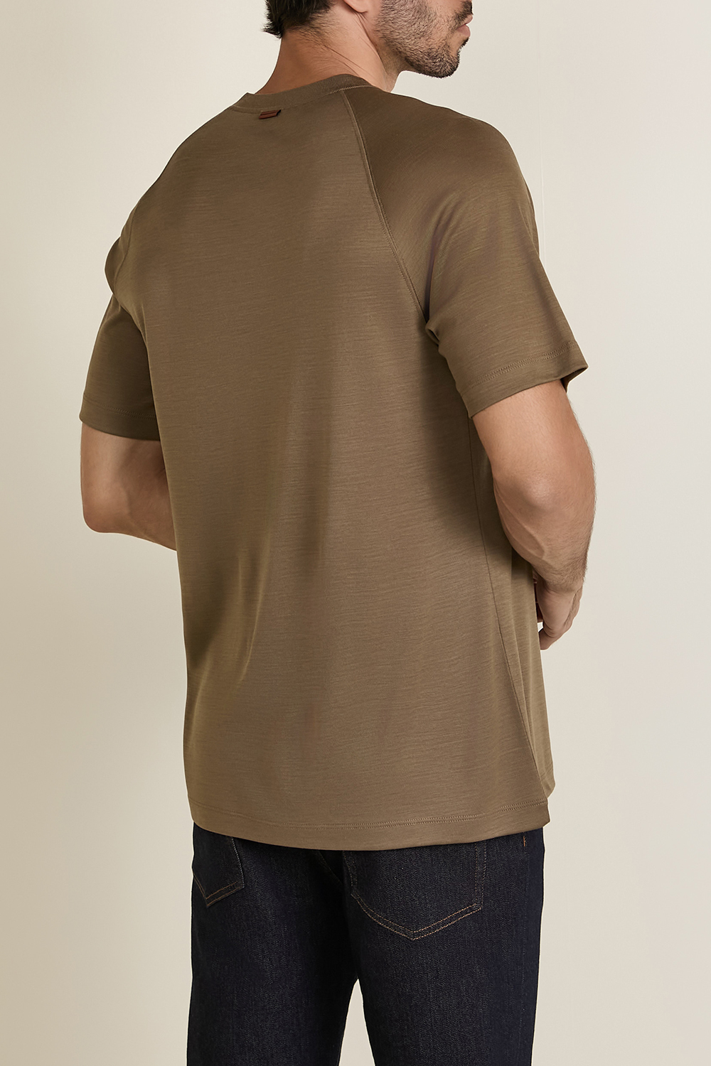 תמונת דוגמן אחורית של חולצה קצרה מצמר ZEGNA