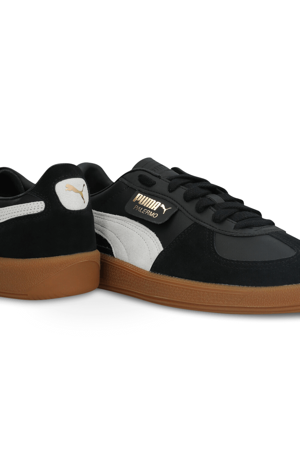 תמונת תקריב של נעלי סניקרס פלרמו PUMA