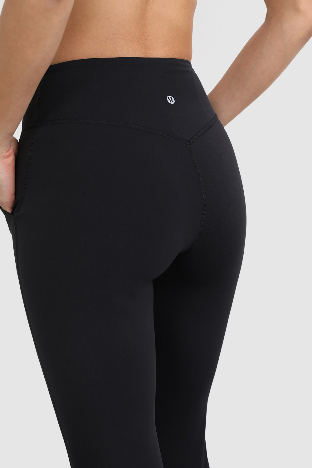 תמונת תקריב דוגמן של Align™ High-Rise Jogger