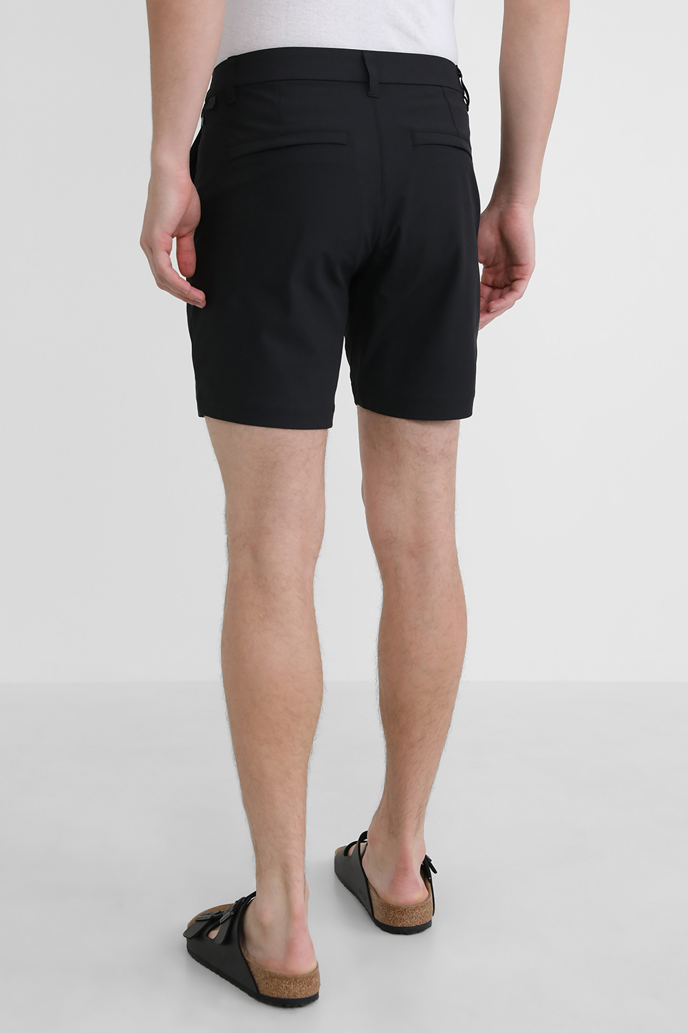 תמונת דוגמן אחורית של Commission Classic-Fit Short 7