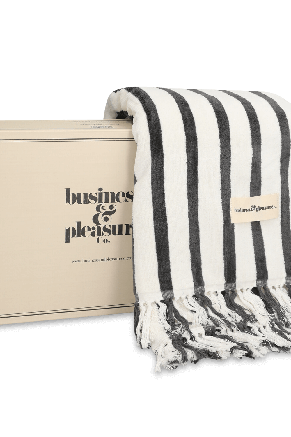 תמונה אחורית של מגבת חוף BUSINESS AND PLEASURE
