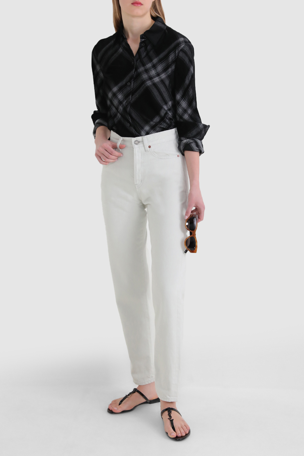 תמונת דוגמן קידמית של סנדלי סליידס SAINT LAURENT