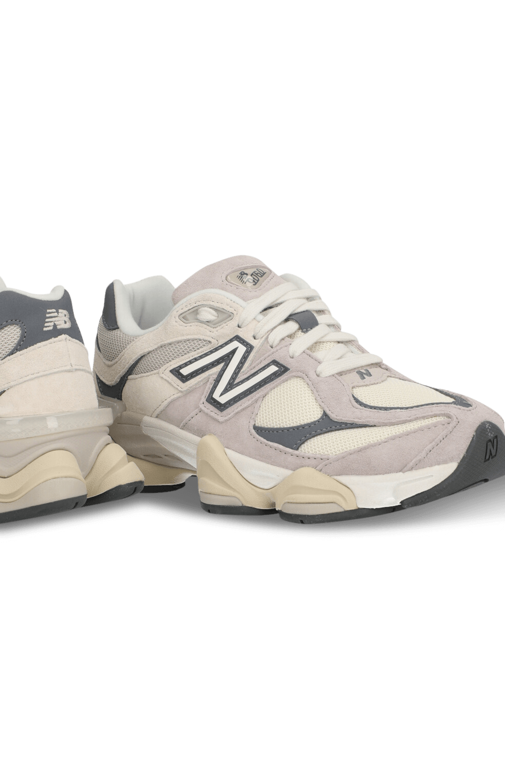 תמונת תקריב של נעלי סניקרס 9060 NEW BALANCE