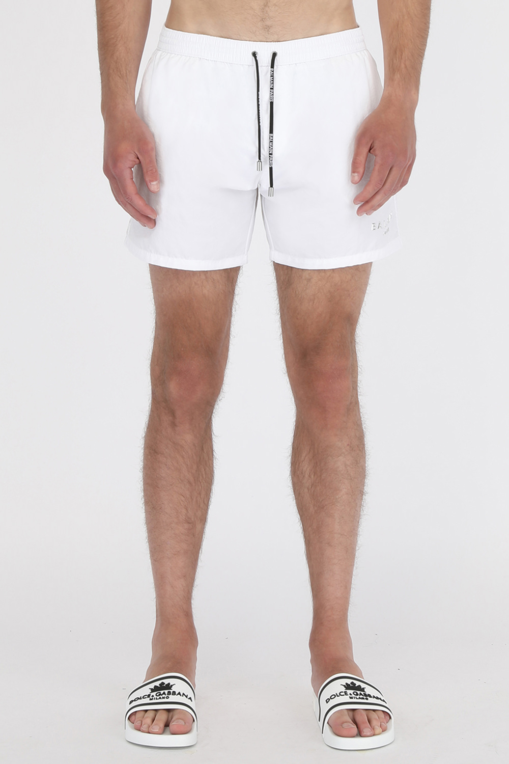 תמונת דוגמן קידמית של Metallic Logo Swim Shorts in White