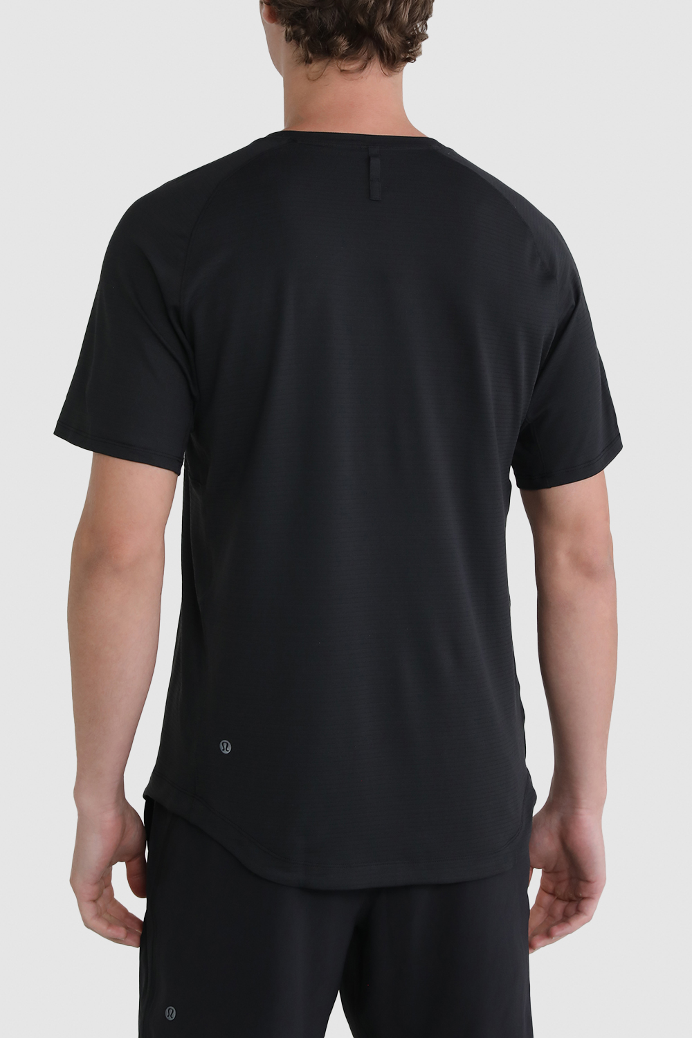 תמונת דוגמן אחורית של License to Train Short Sleeve