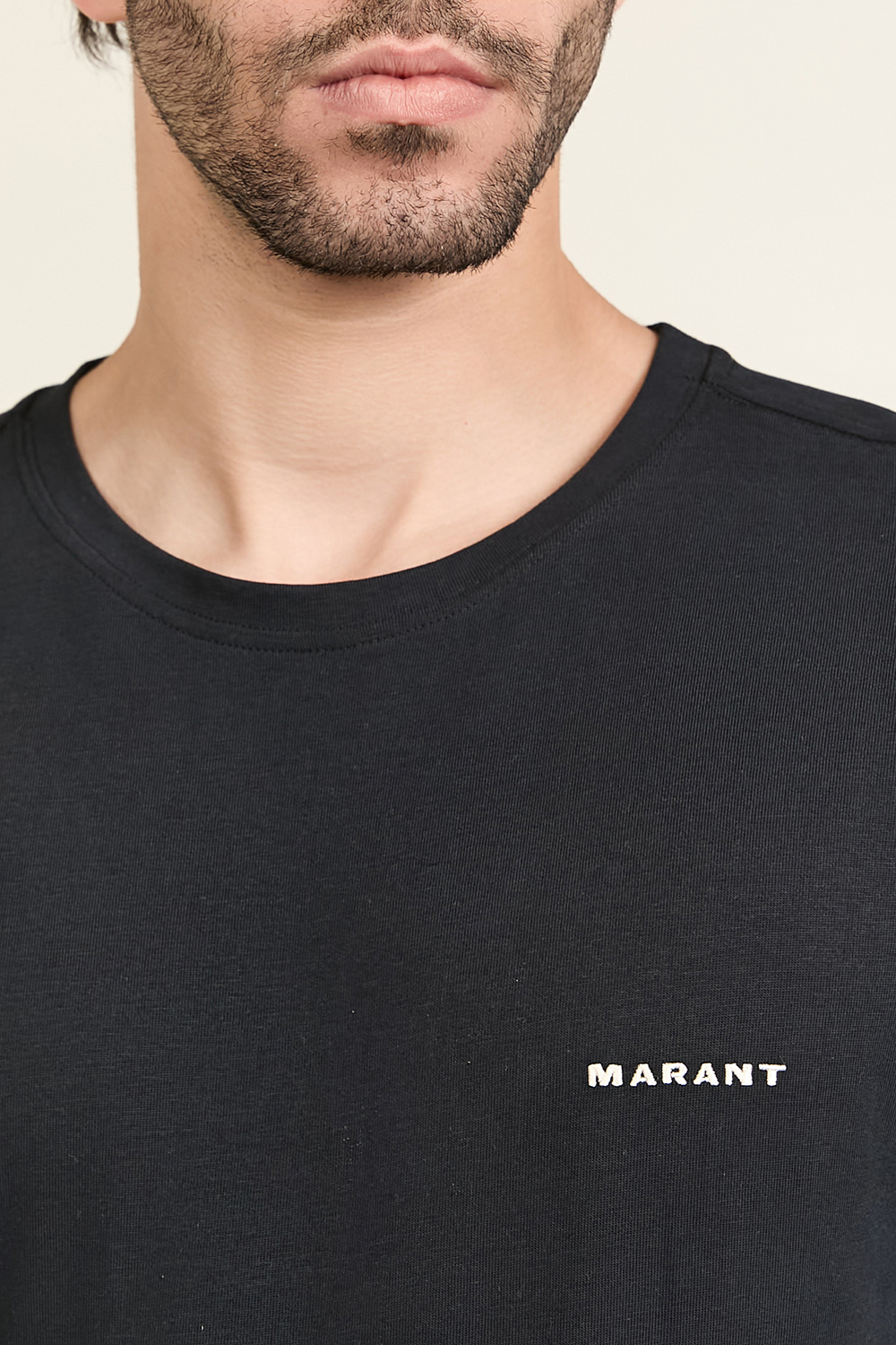 תמונת תקריב דוגמן של חולצת טי ISABEL MARANT