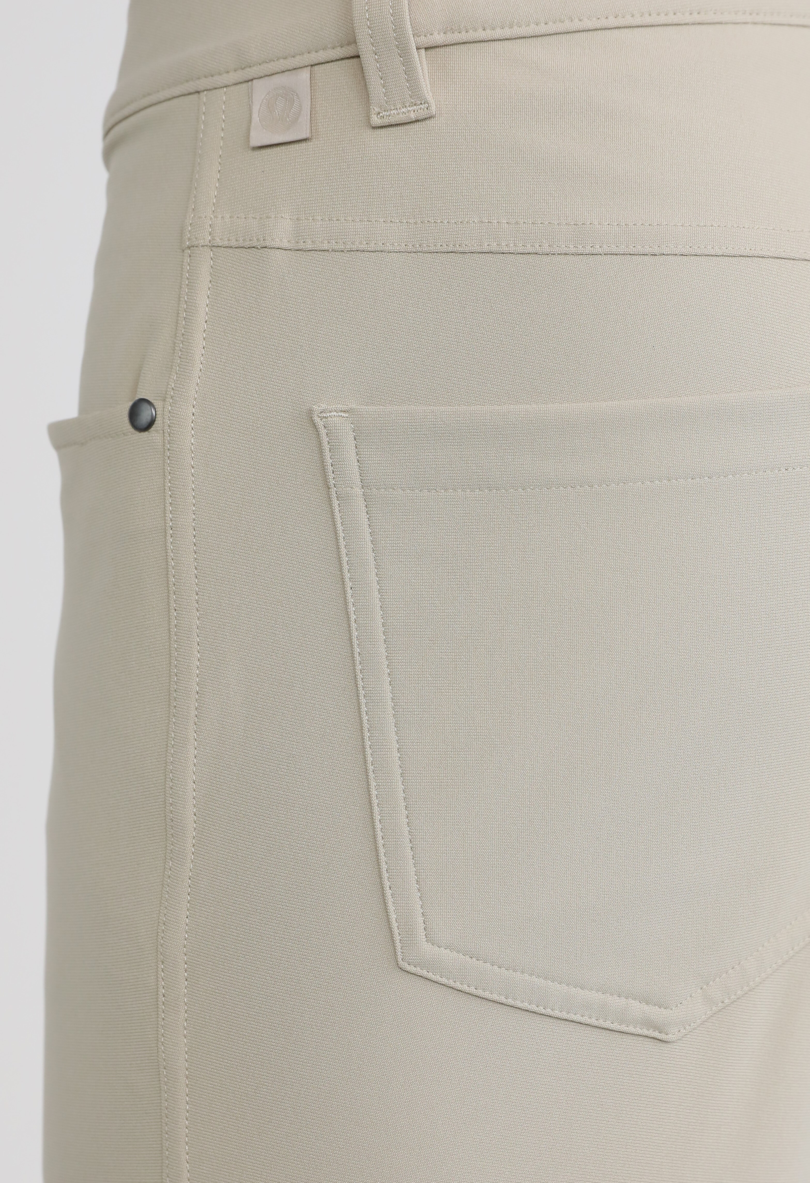 תמונת תקריב דוגמן של ABC Pant Slim 30"L LULULEMON