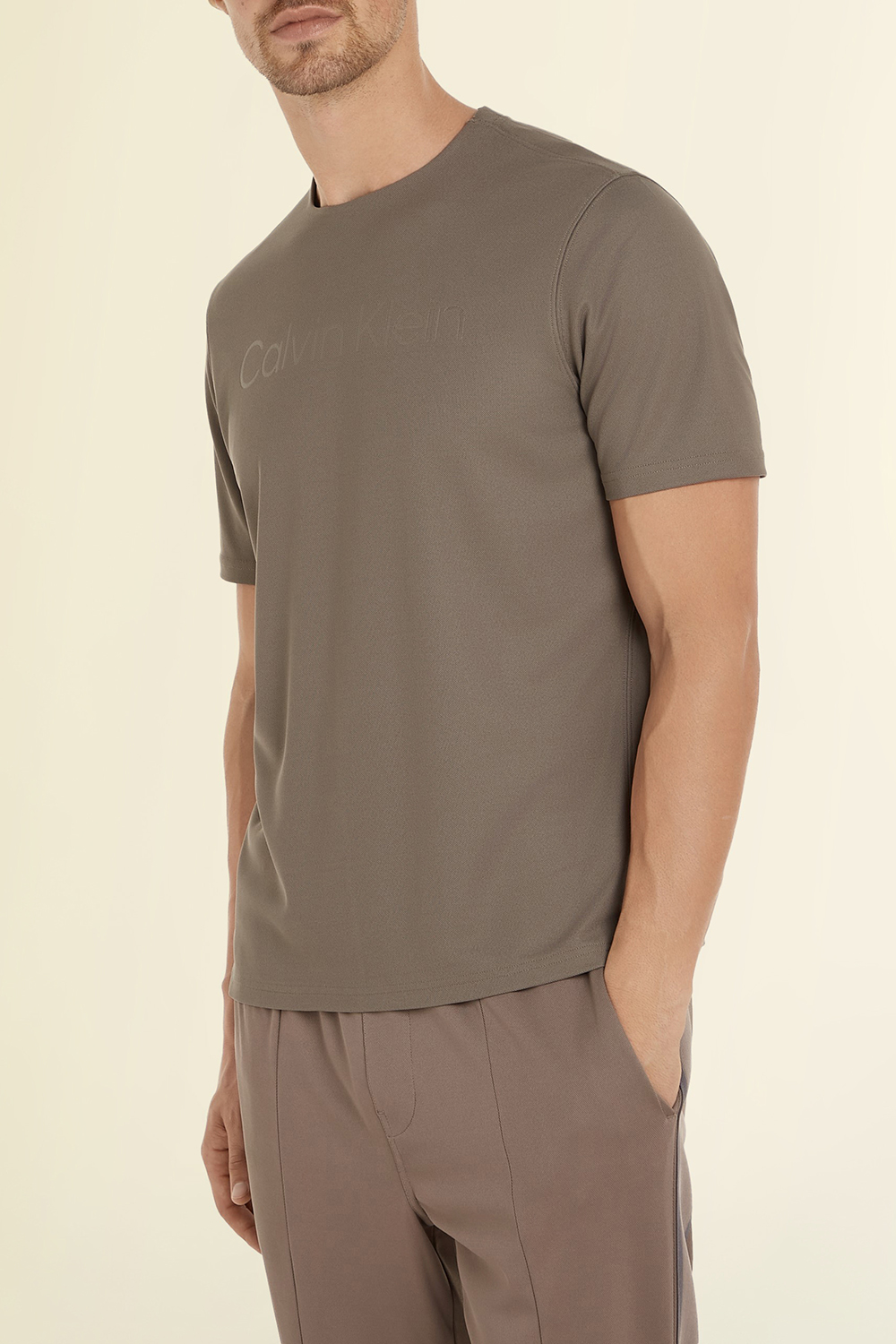 תמונת דוגמן קידמית של חולצת טי CALVIN KLEIN