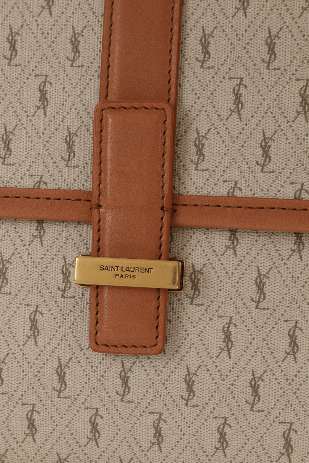 תמונת פנים של תיק קאמרה מקנבס בצבע בז' SAINT LAURENT