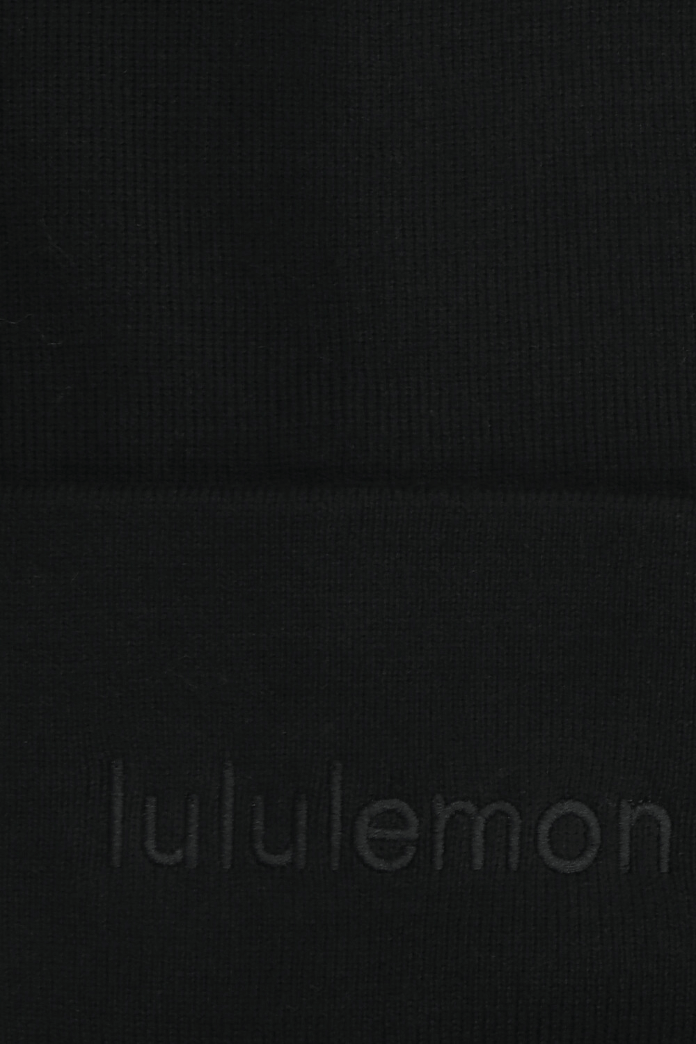 תמונת תקריב של Warm Revelation Beanie LULULEMON