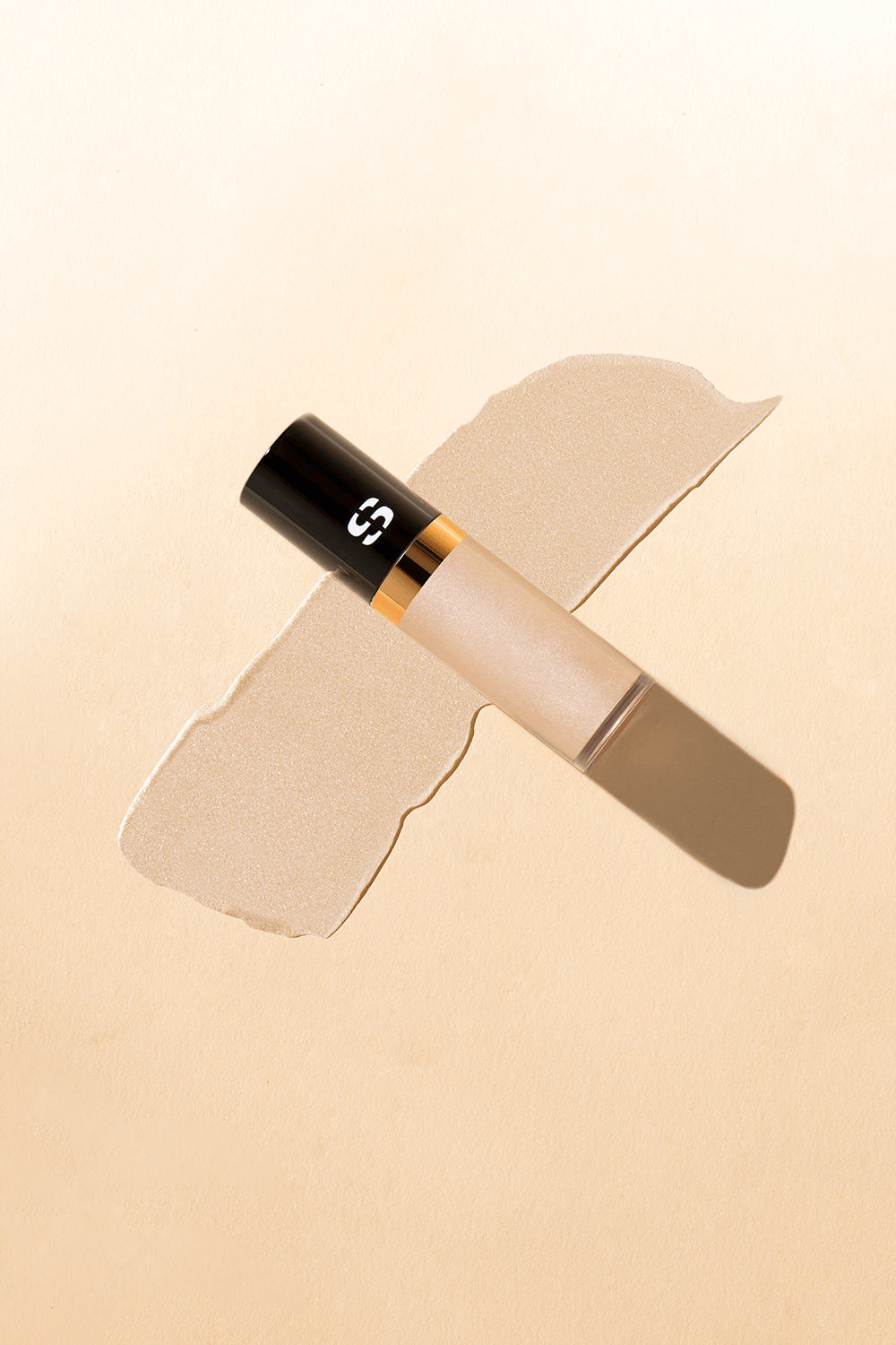 תמונת תקריב של Sisley Ombre Eclat Liquide 1 Champagne SISLEY PARIS