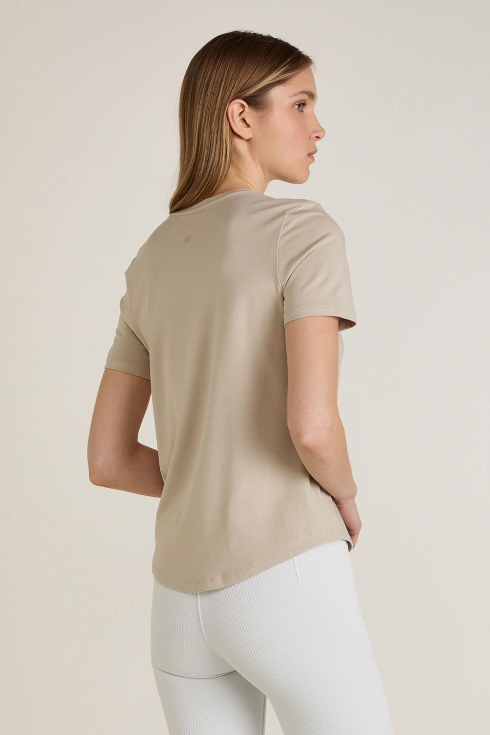 תמונת דוגמן אחורית של Love Crew Short Sleeve T-Shirt LULULEMON