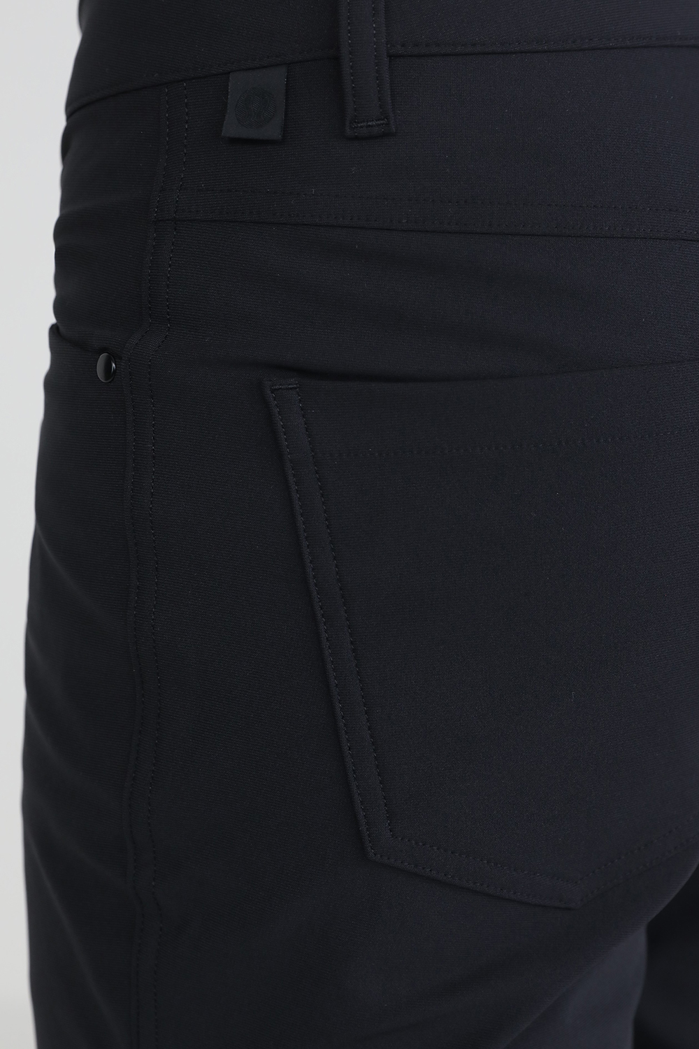 תמונת תקריב דוגמן של ABC Pant Classic 30"L