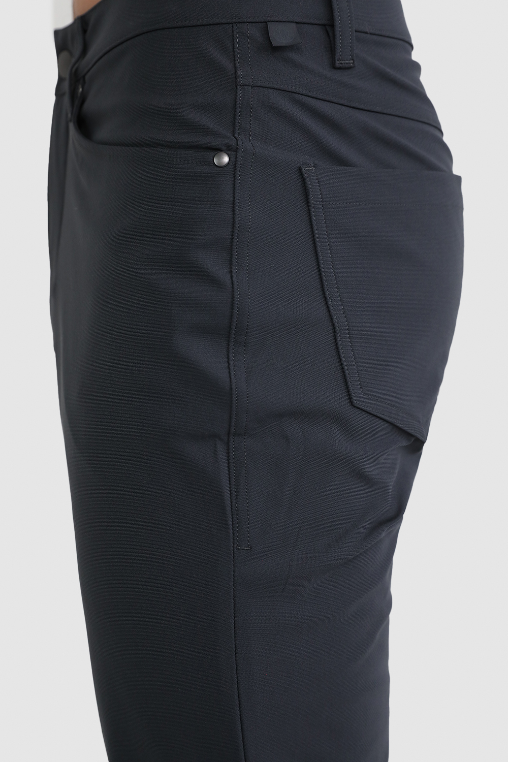 תמונת תקריב דוגמן של ABC Classic Pant 32