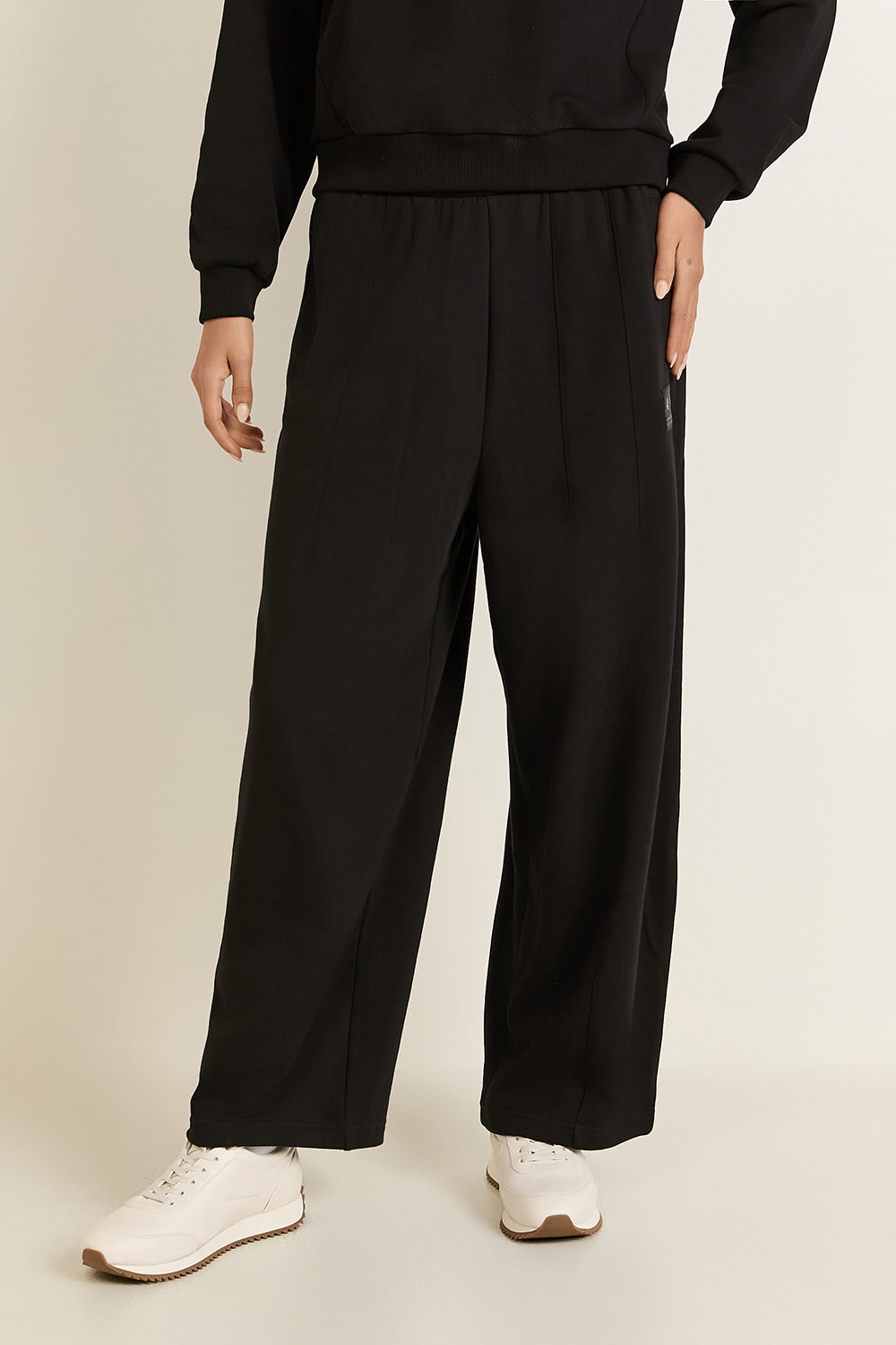תמונת דוגמן קידמית של מכנסי ג'וג ארוכים ARMANI EXCHANGE